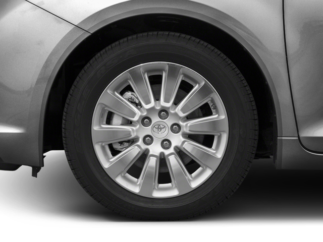 2017 Toyota Sienna XLE 8 Passenger