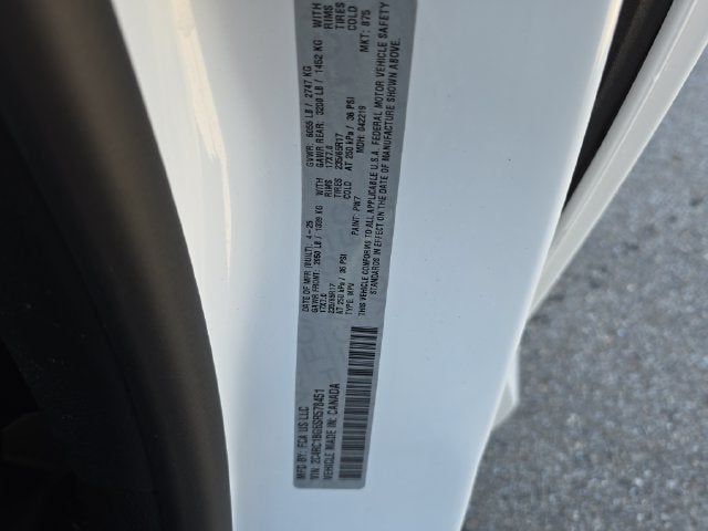 2025 Chrysler Pacifica Select