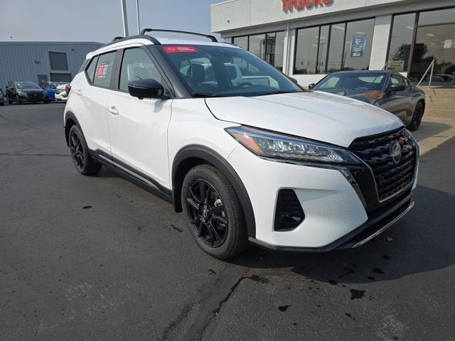 2023 Nissan Kicks SR