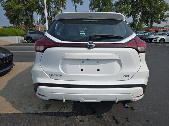2023 Nissan Kicks SR