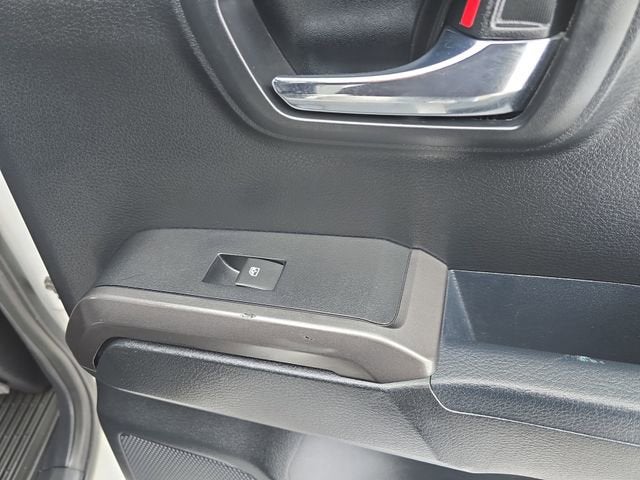 2017 Toyota Tacoma SR