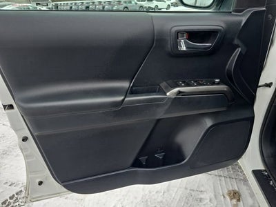 2017 Toyota Tacoma SR