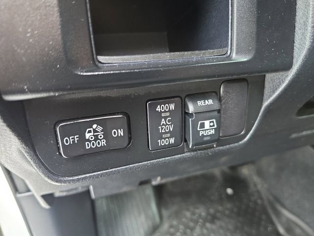 2017 Toyota Tacoma SR