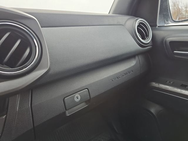 2017 Toyota Tacoma SR