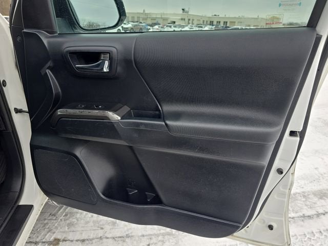 2017 Toyota Tacoma SR