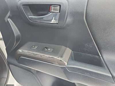 2017 Toyota Tacoma SR