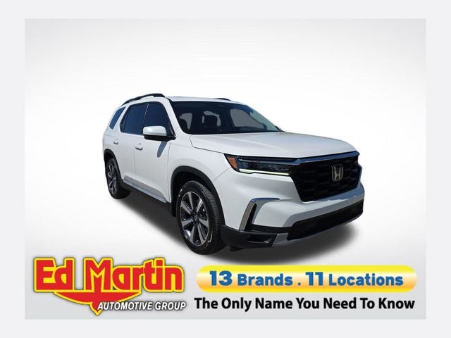 2025 Honda Pilot Touring AWD's photo