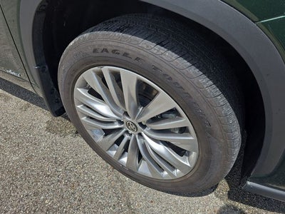 2024 Toyota Highlander Hybrid Platinum