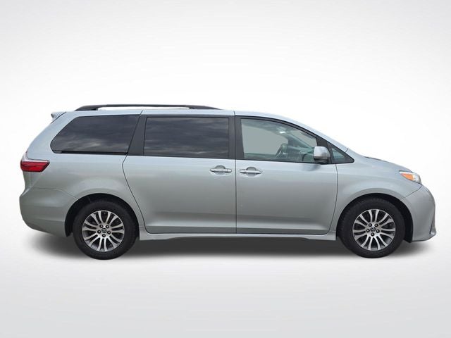 2020 Toyota Sienna XLE 8 Passenger