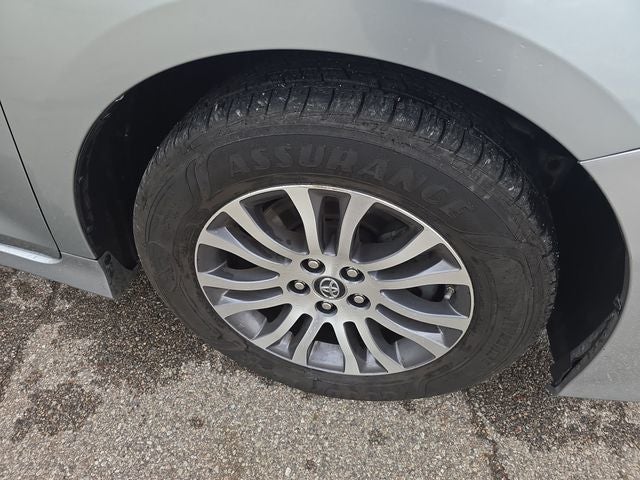 2020 Toyota Sienna XLE 8 Passenger