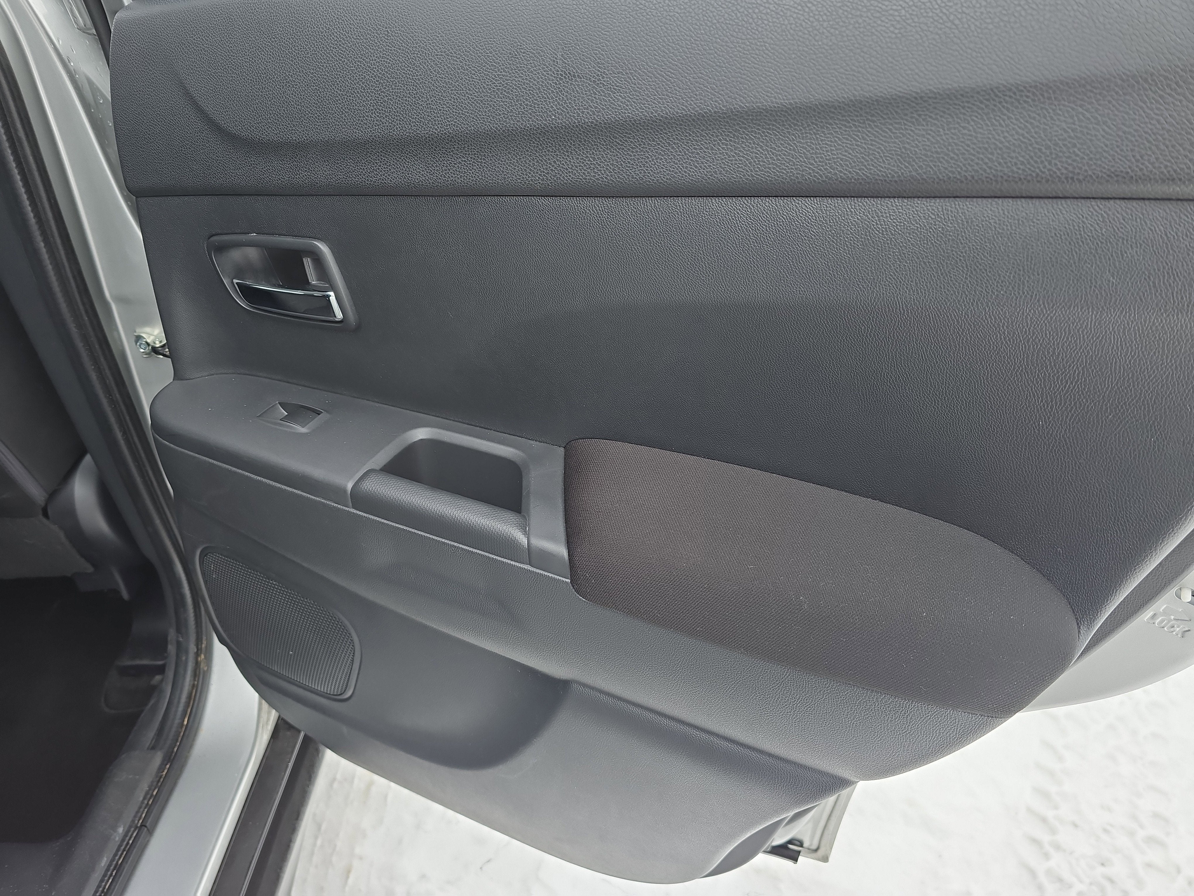 2025 Mitsubishi Outlander Sport ES