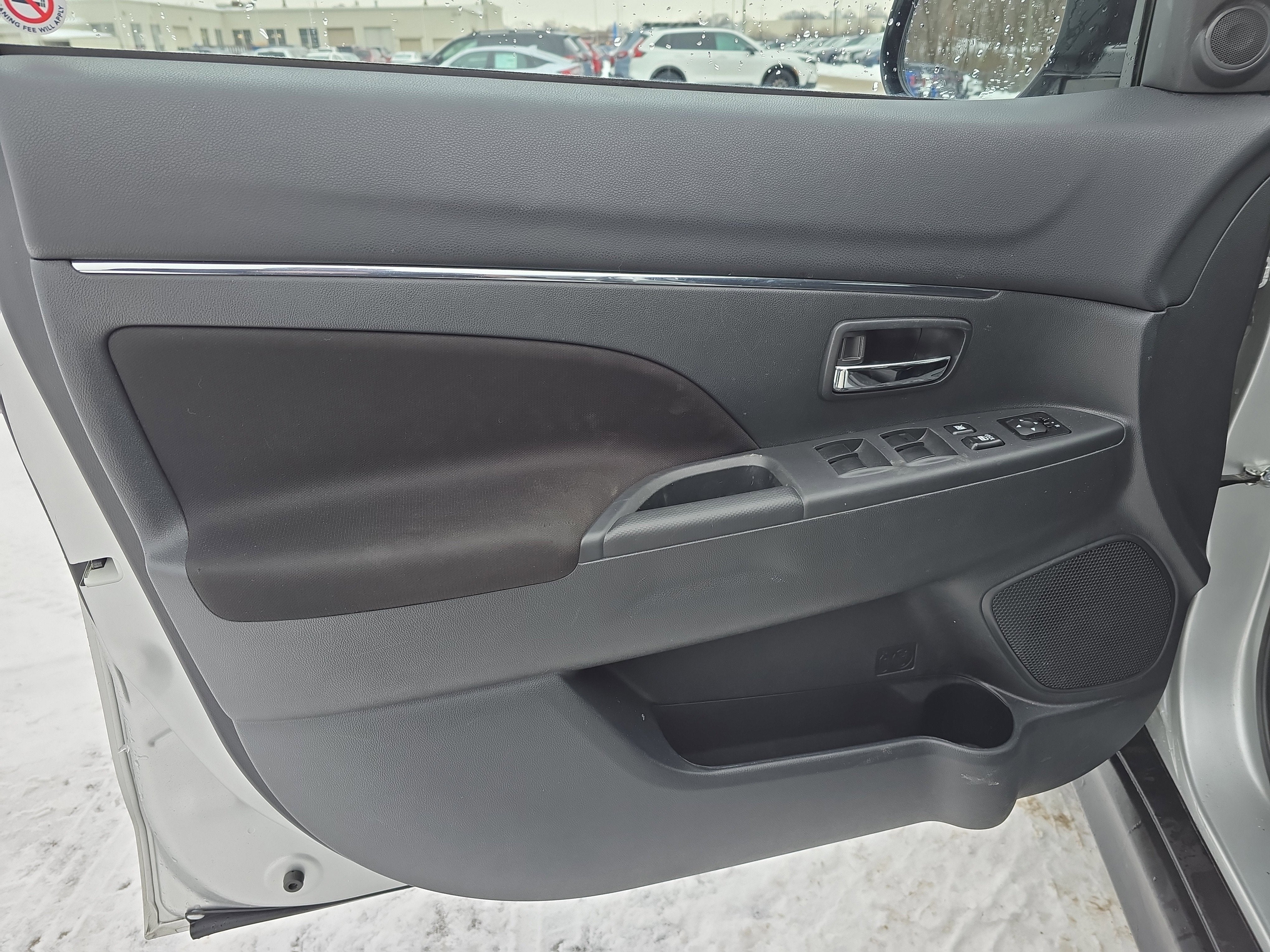 2025 Mitsubishi Outlander Sport ES