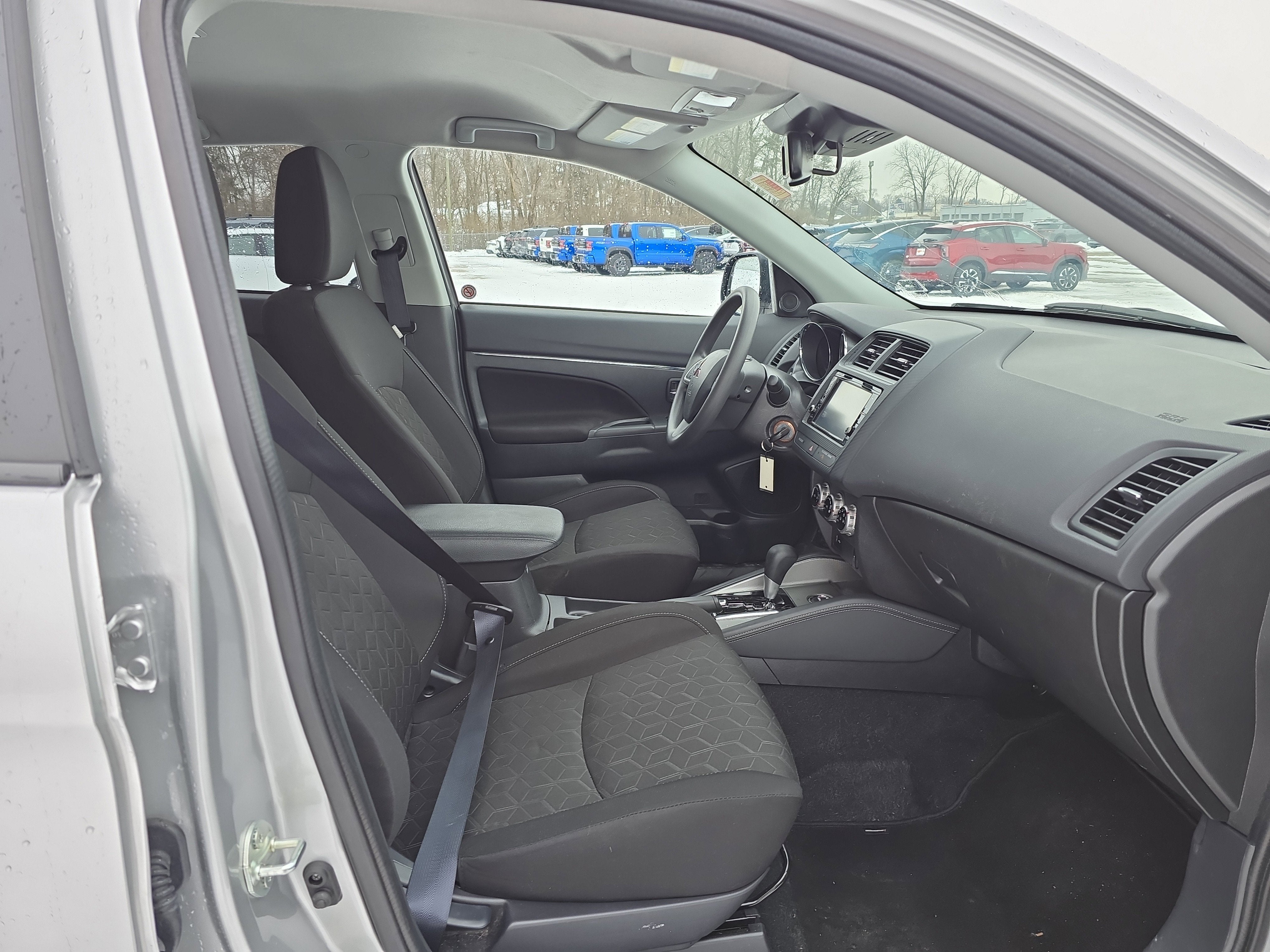 2025 Mitsubishi Outlander Sport ES