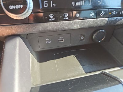 2022 Mitsubishi Outlander Base