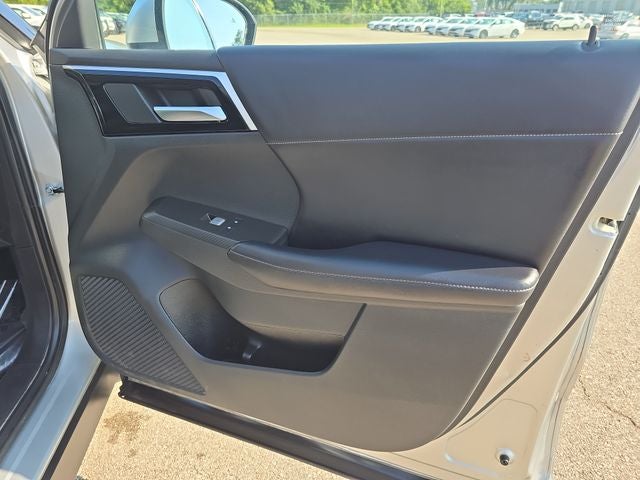 2022 Mitsubishi Outlander Base