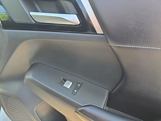 2022 Mitsubishi Outlander Base