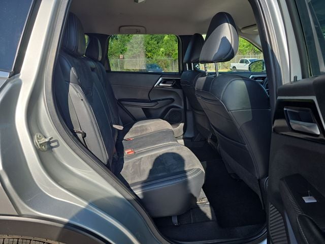 2022 Mitsubishi Outlander Base