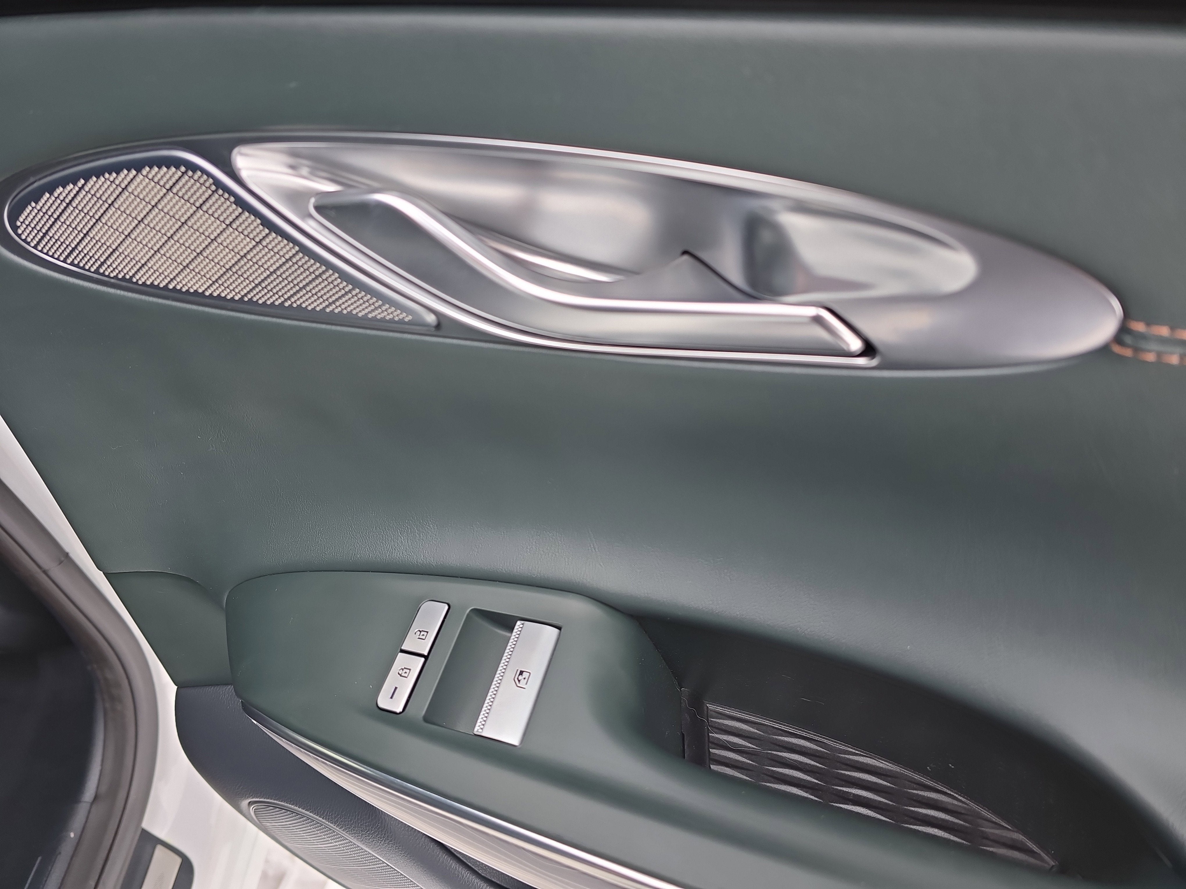 2022 Genesis GV70 2.5T